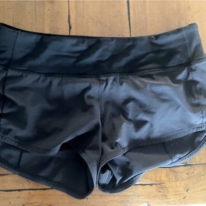 Lulu lemon speed shorts 2.5 inch inseam size 6